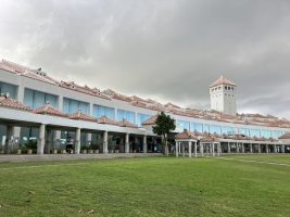 ２学年修学旅行１日目の様子です。