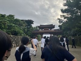 ２学年修学旅行最終日の様子です。
