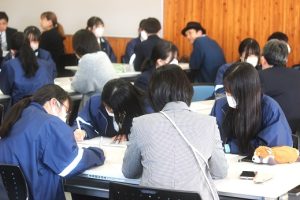 山梨県立吉田高等学校 よのなか科 特別授業2024 第14回が行われました。