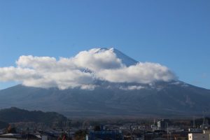 令和６年度後期第１回試験（１・２年生）が始まりました。