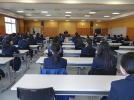令和６年度留学生紹介・休業前集会が行われました。