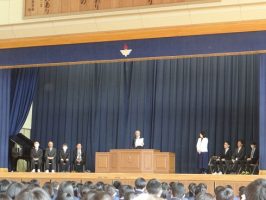 令和６年度退任式・離任式が行われました。