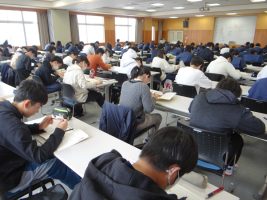 令和6年度 理数科春期学習会が行われています。