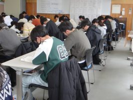 令和6年度 理数科春期学習会が行われています。