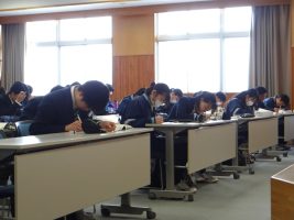 令和6年度 理数科春期学習会が行われています。