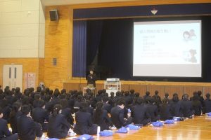 令和7年度1学年スマホ教室が行われました。