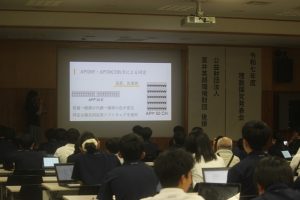 令和７年度理数科　理数探究発表会が行われました。