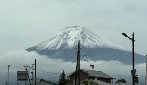 🗻富士山に雪が降りました🗻
