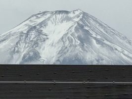 🗻富士山に雪が降りました🗻