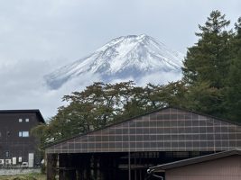 🗻富士山に雪が降りました🗻