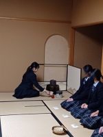 令和７年度第４６回山梨県高等学校芸術文化祭茶道部門研修会が行われました。