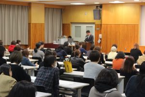 第１学年授業公開・保護者進路説明会が行われました。