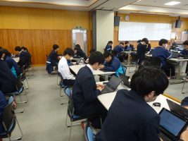 生成AIとの向き合い方を学ぶ授業が行われました。