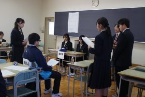 模擬裁判を体験してみよう！！令和７年度弁護士出前授業が行われました。