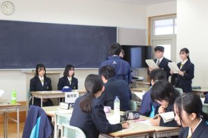 模擬裁判を体験してみよう！！令和７年度弁護士出前授業が行われました。