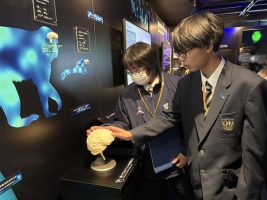 令和７年度第２回理数科企業見学会が行われました。