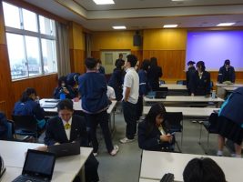 生成AIとの向き合い方を学ぶ授業が行われました。