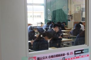 ３年生 後期第１回試験期間中です。