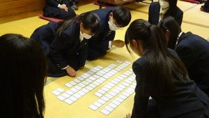 🏆令和7年度校内百人一首大会 優勝は2年5組🏆