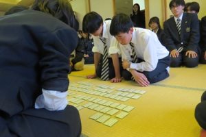 🏆令和7年度校内百人一首大会 優勝は2年5組🏆