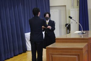 令和７年度記念品贈呈式が行われました。